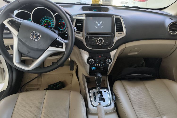 长安 逸动 2014款 1.6L 自动豪华型中控内饰7002