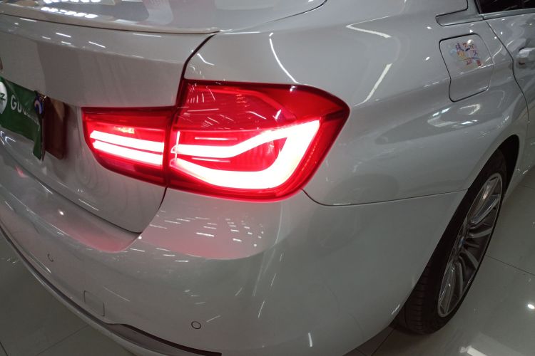 宝马3系 2019款 320Li xDrive 时尚型车身外观9