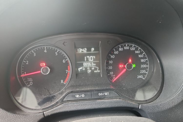 大众 Polo 2016款 1.4L 自动风尚型中控内饰14