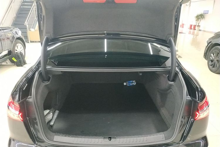 奥迪A6L 2023款 改款 55 TFSI quattro 尊享动感型局部细节23