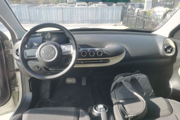 五菱汽车 五菱缤果 2023款 203km 轻享款中控内饰7002