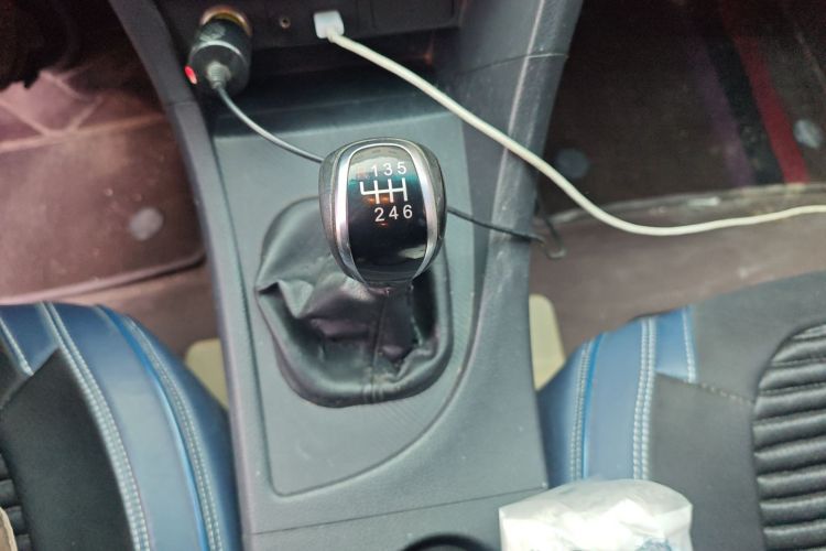 海马 福美来 2016款 1.6L 手动品尚型升级版中控内饰18