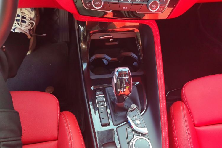 宝马X2 2022款 sDrive25i M运动套装中控内饰18