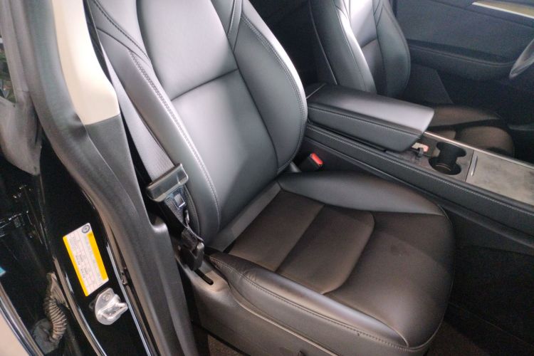 特斯拉 Model Y 2022款 改款 后轮驱动版局部细节41