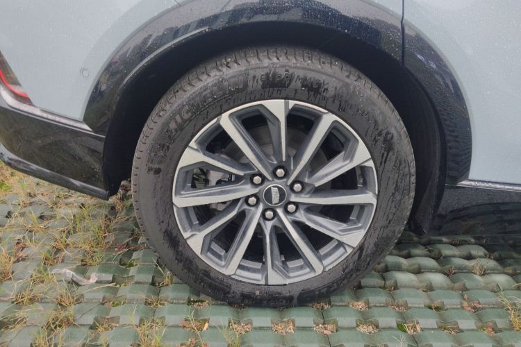 凯迪拉克 IQ锐歌 2022款 四驱高性能尊贵版车身外观6008