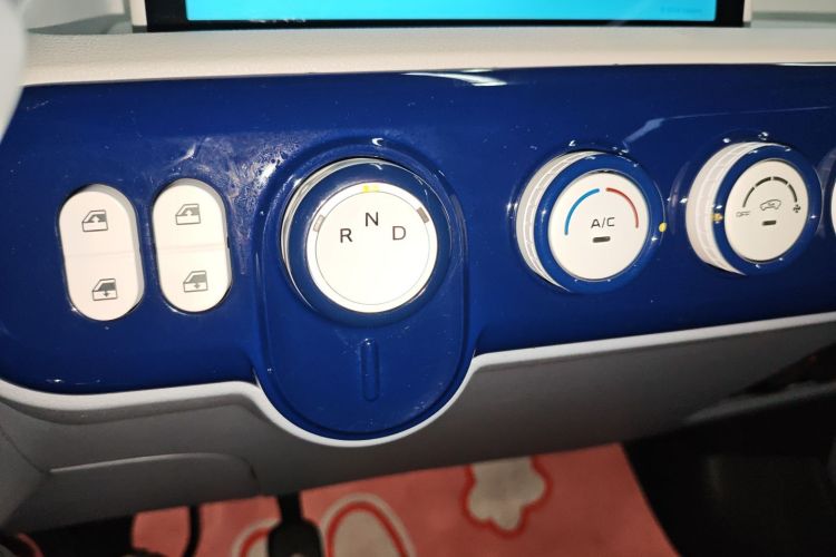 奔腾小马 2025款 222km 闪电马中控内饰18