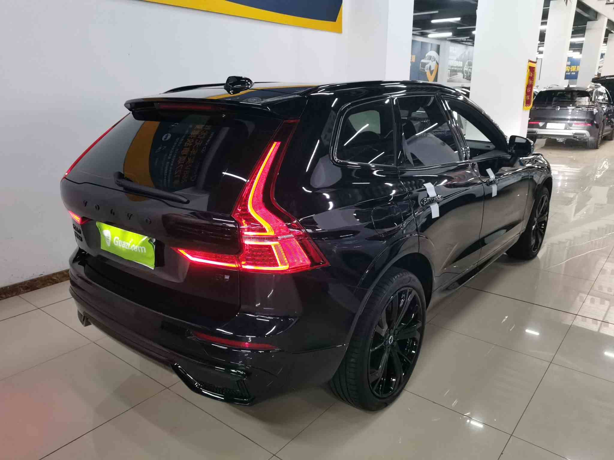 沃尔沃XC60新能源 2025款 插电式混动 长续航四驱智远极夜黑版(5)