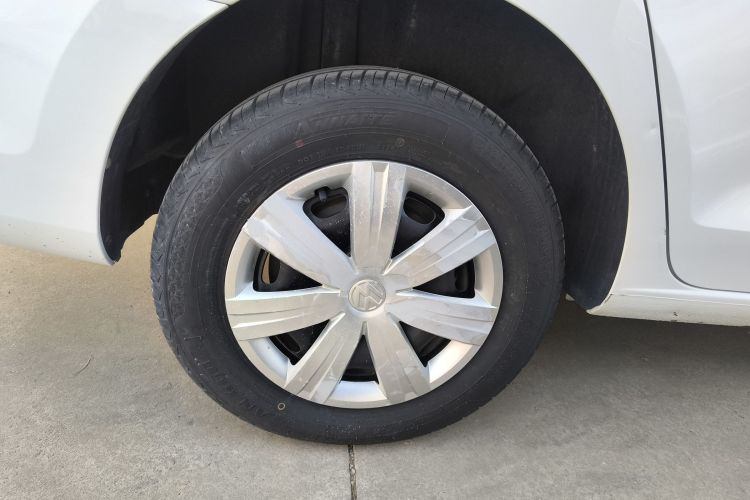 大众 捷达 2015款 1.4L 手动时尚型车身外观6008