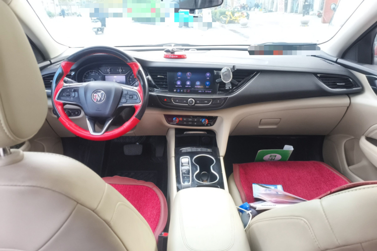 别克 君威 2020款 552T 精英型中控内饰12