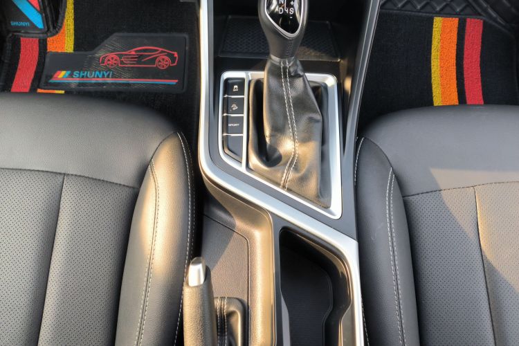 吉利汽车 远景X3 2019款 升级版 1.5L CVT尊贵型中控内饰18