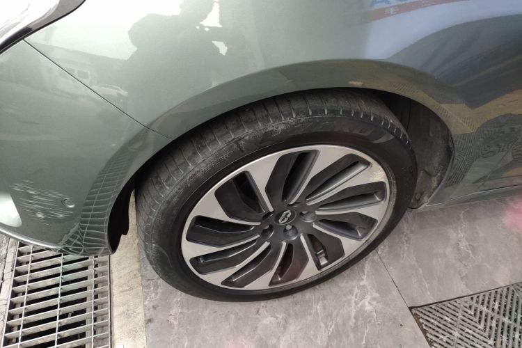 鸿蒙智行 问界M5 2022款 增程四驱旗舰版车身外观6007