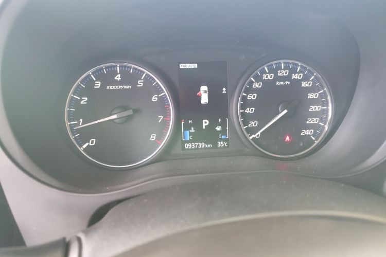 三菱 欧蓝德 2019款 2.4L 四驱致享版 7座 国VI中控内饰14