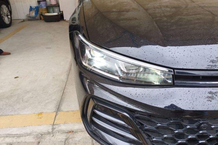 大众 帕萨特 2025款 Pro 380TSI 龙耀版车身外观8