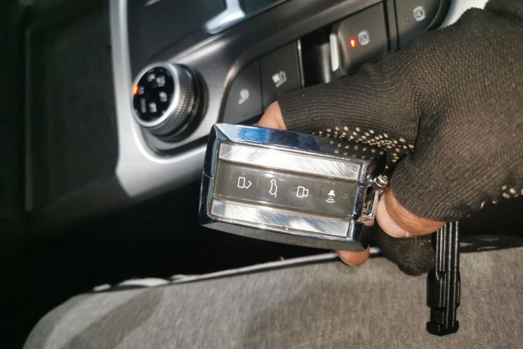 坦克300 2024款 2.0T 穿越者中控内饰7001