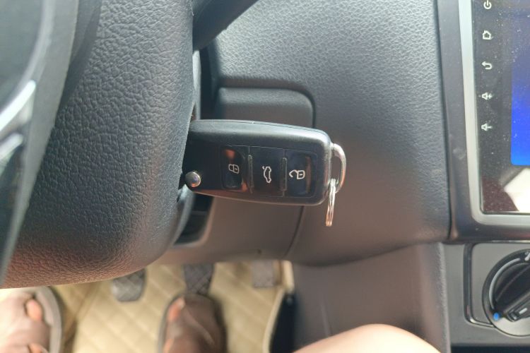 大众 Polo 2016款 1.4L 手动风尚型中控内饰11