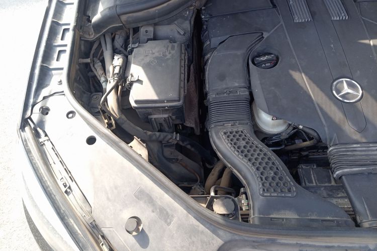 奔驰GLE 2018款 GLE 320 4MATIC 动感型臻藏版机舱底盘25