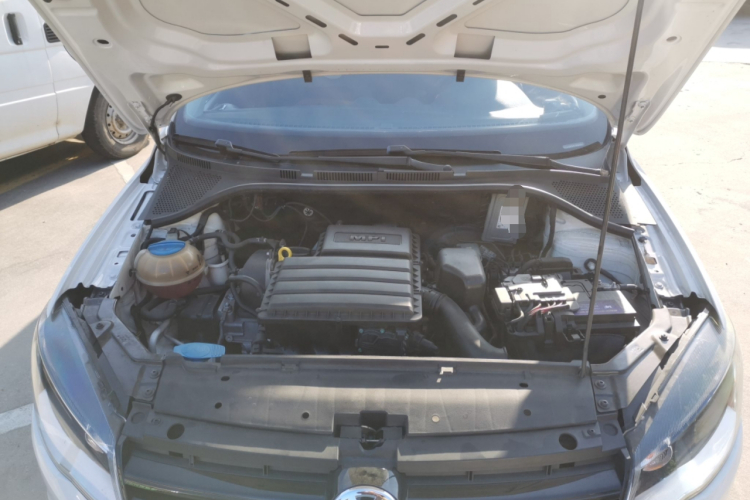 大众 捷达 2015款 质惠版 1.6L 自动时尚型机舱底盘24