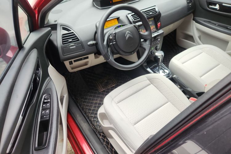 雪铁龙 世嘉 2013款 三厢 1.6L 自动品尚型中控内饰20