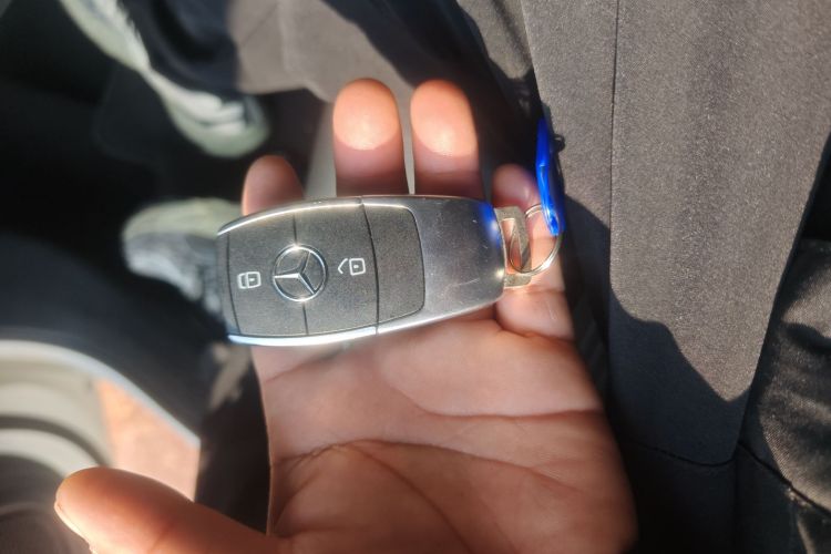 奔驰A级(进口) 2019款 A 200 动感型中控内饰11