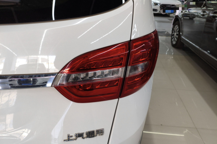 别克GL8 2018款 28T 舒适型 国VI车身外观9