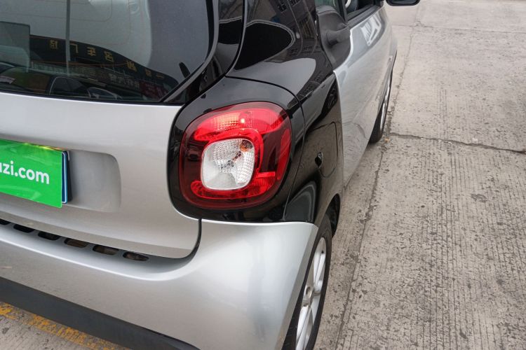 smart fortwo 2018款 1.0L 52千瓦硬顶灵动版 国V车身外观6006