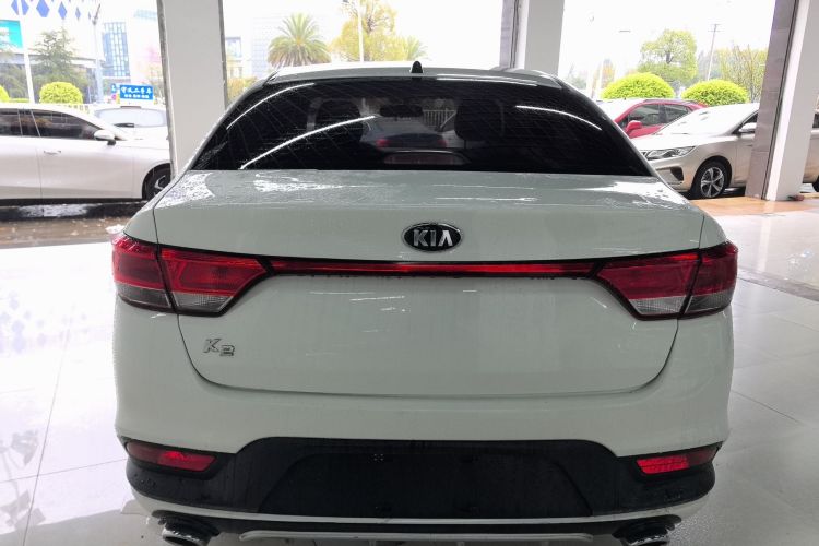 起亚K2 2017款 三厢 1.4L AT GLS车身外观6