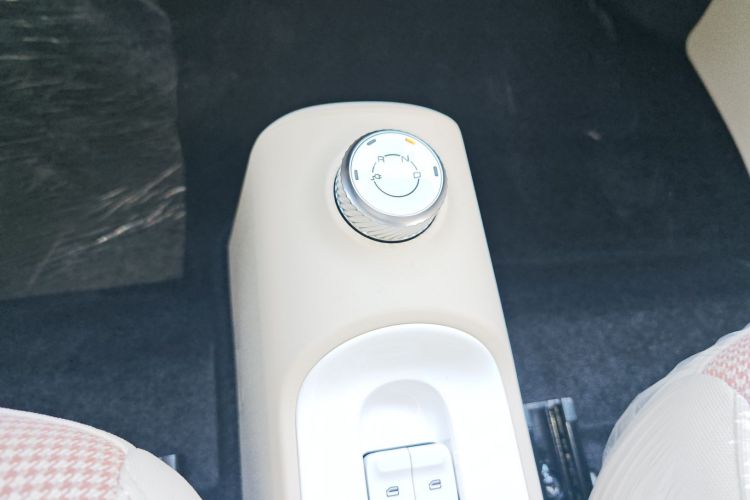 五菱汽车 宏光MINIEV 2024款 第三代 215km 青春版中控内饰18