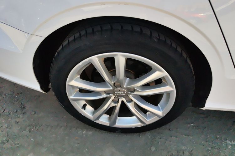 奥迪A3 2018款 30周年年型 Limousine 35 TFSI 进取型车身外观6008