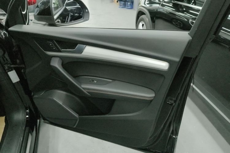 奥迪Q5L 2018款 40 TFSI 荣享时尚型 国VI中控内饰42