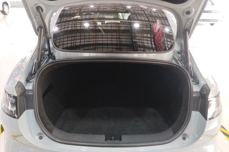 零跑汽车 零跑C01 2024款 增程 316尊享版机舱底盘23