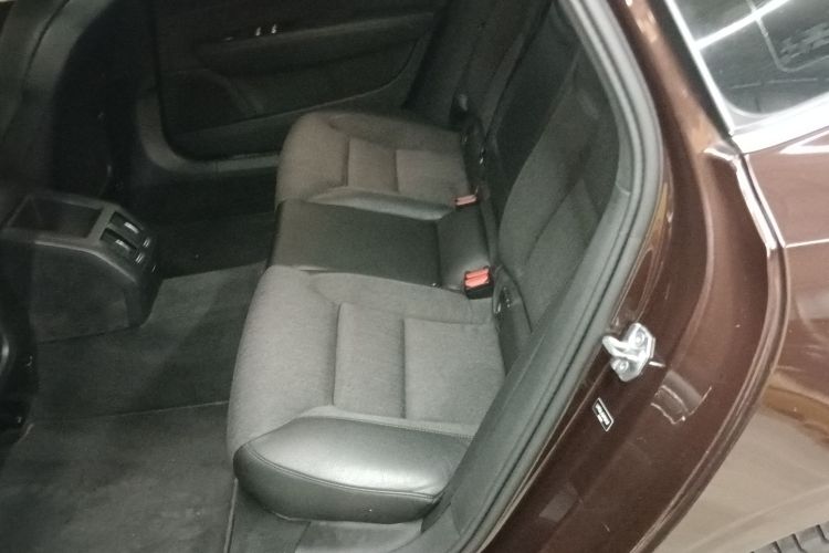 沃尔沃S90 2019款 T4 智逸版中控内饰7004