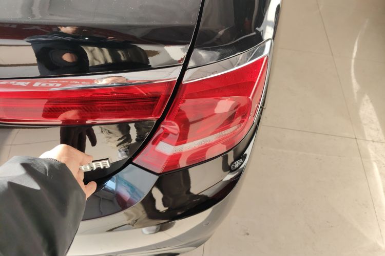 别克 君越 2016款 20T 豪华型车身外观9