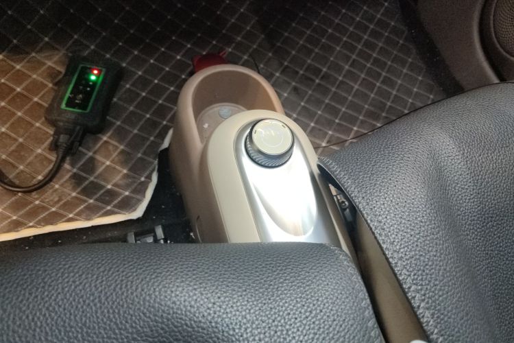 五菱汽车 宏光MINIEV 2025款 四门版 进阶款中控内饰18