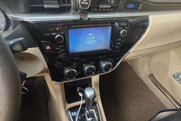 丰田 卡罗拉 2014款 1.6L CVT GL中控内饰16