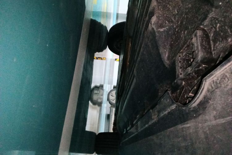 奔驰GLC 2024款 GLC 300 L 4MATIC 动感型 5座局部细节9002