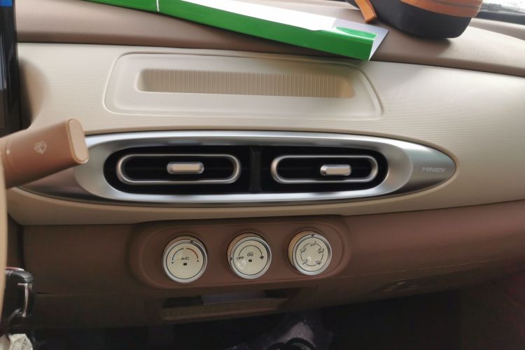 五菱汽车 宏光MINIEV 2025款 四门版 进阶款中控内饰16