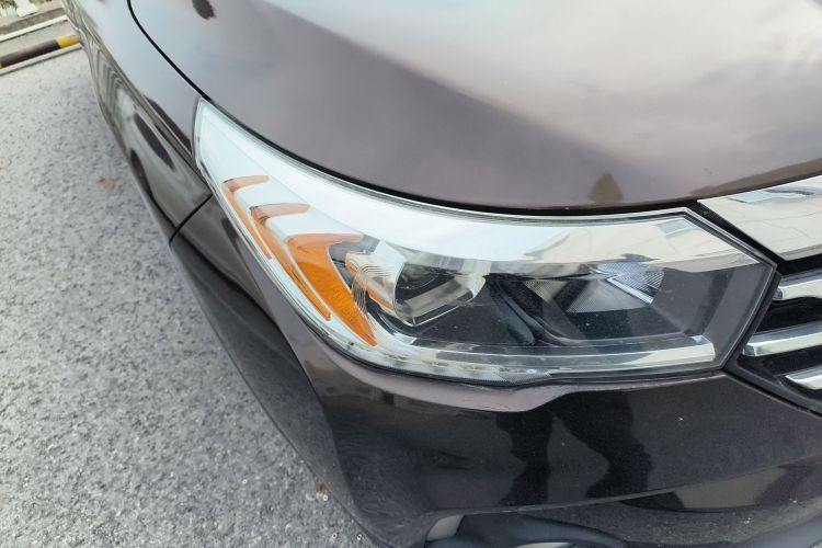 广汽传祺 传祺GS4 2015款 200T 手动精英版车身外观8