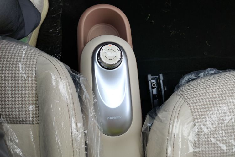 五菱汽车 宏光MINIEV 2025款 四门版 进阶款中控内饰18