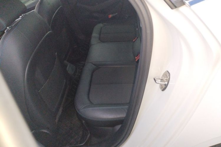 奥迪A3 2019款 Limousine 35 TFSI 时尚型 国V中控内饰7004