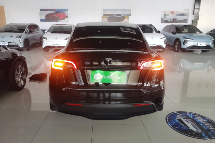 特斯拉 Model Y 2022款 改款 后轮驱动版车身外观6