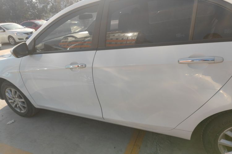 吉利汽车 帝豪 2020款 1.5L 手动豪华型车身外观4