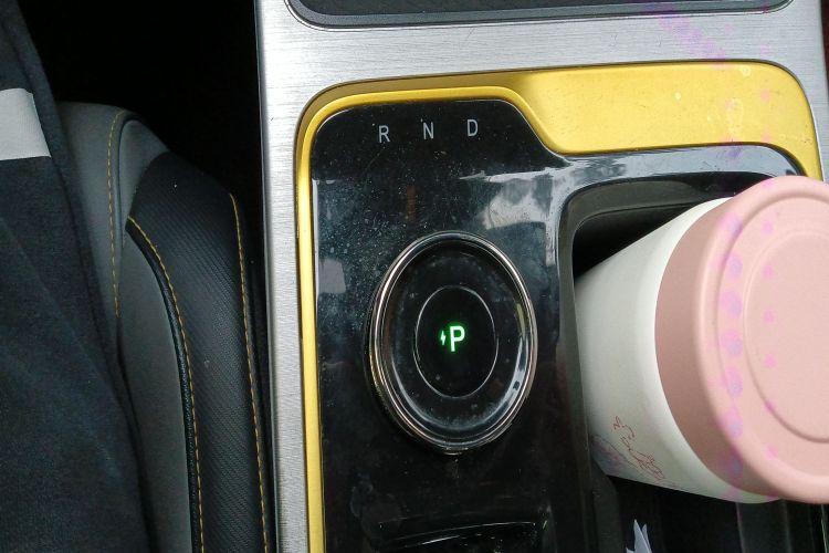 埃安 AION Y 2022款 70 科技版 磷酸铁锂中控内饰18