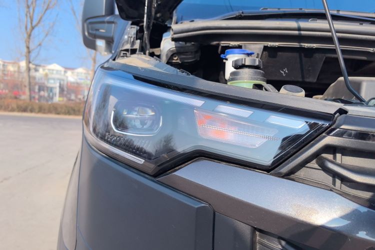 福特 全顺 2023款 2.0T汽油自动多功能商用车中轴中顶5/6座车身外观8