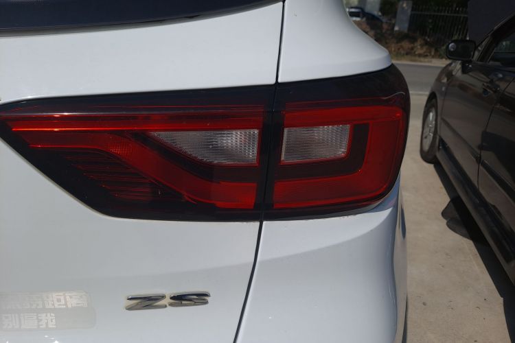名爵ZS 2017款 1.5L 自动精英版车身外观9