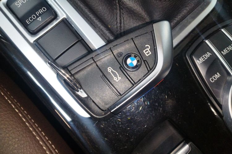 宝马1系 2021款 120i M运动曜夜版中控内饰11