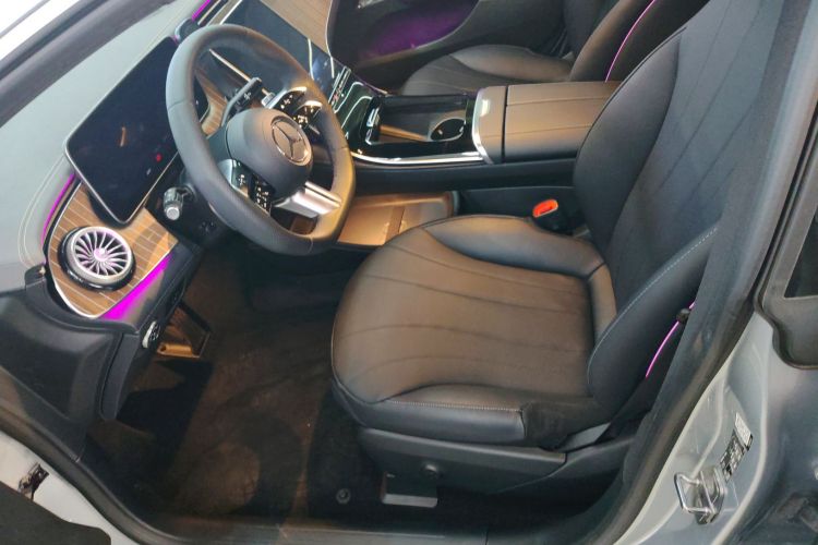 奔驰EQE 2022款 350 先锋版中控内饰19