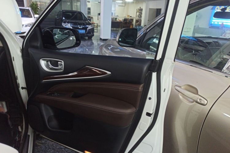 英菲尼迪QX60(进口) 2020款 2.5 S/C Hybrid 两驱卓越版中控内饰7005