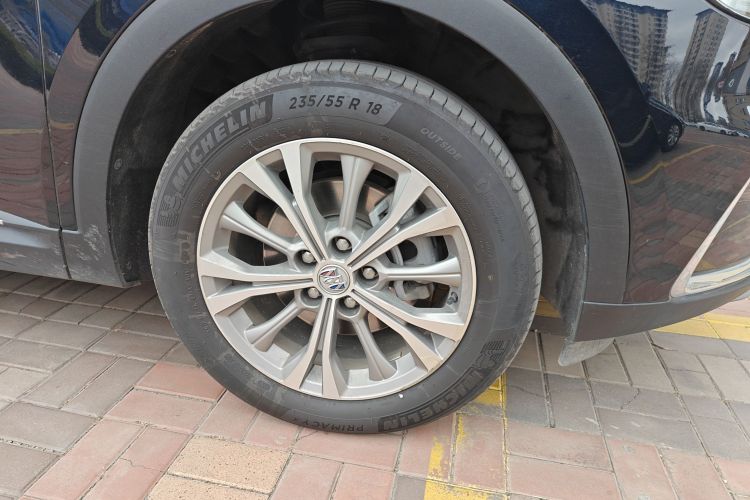 别克 2022款 昂科威Plus 652T 五座四驱豪华型车身外观10