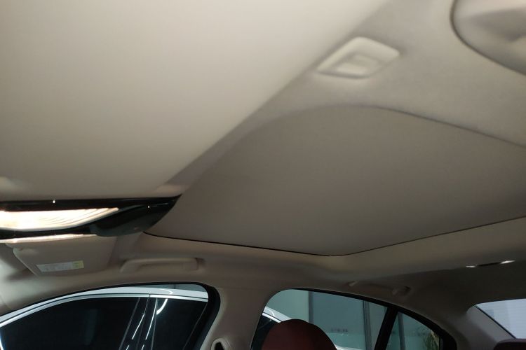 宝马3系 2024款 325i M运动套装中控内饰22