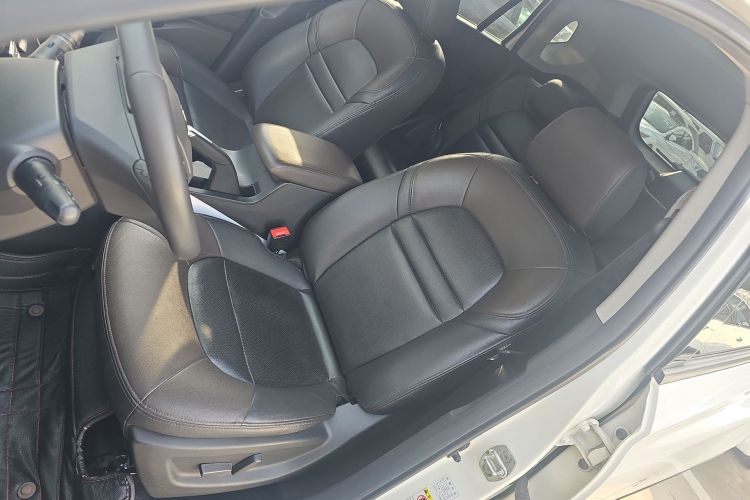 广汽传祺 传祺GS4 2015款 200T G-DCT豪华版中控内饰19